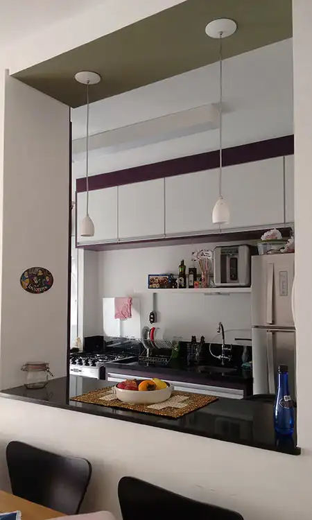Cozinha americana com balcão e bancada Cozinha com balcão americano sob medida