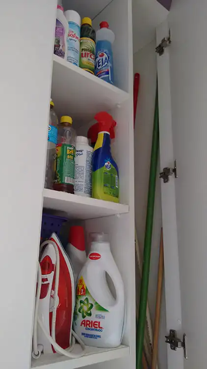 Armário para Cozinha com lavanderia com vassoureiro e prateleiras armário para cozinha e lavanderia com vassoureiro